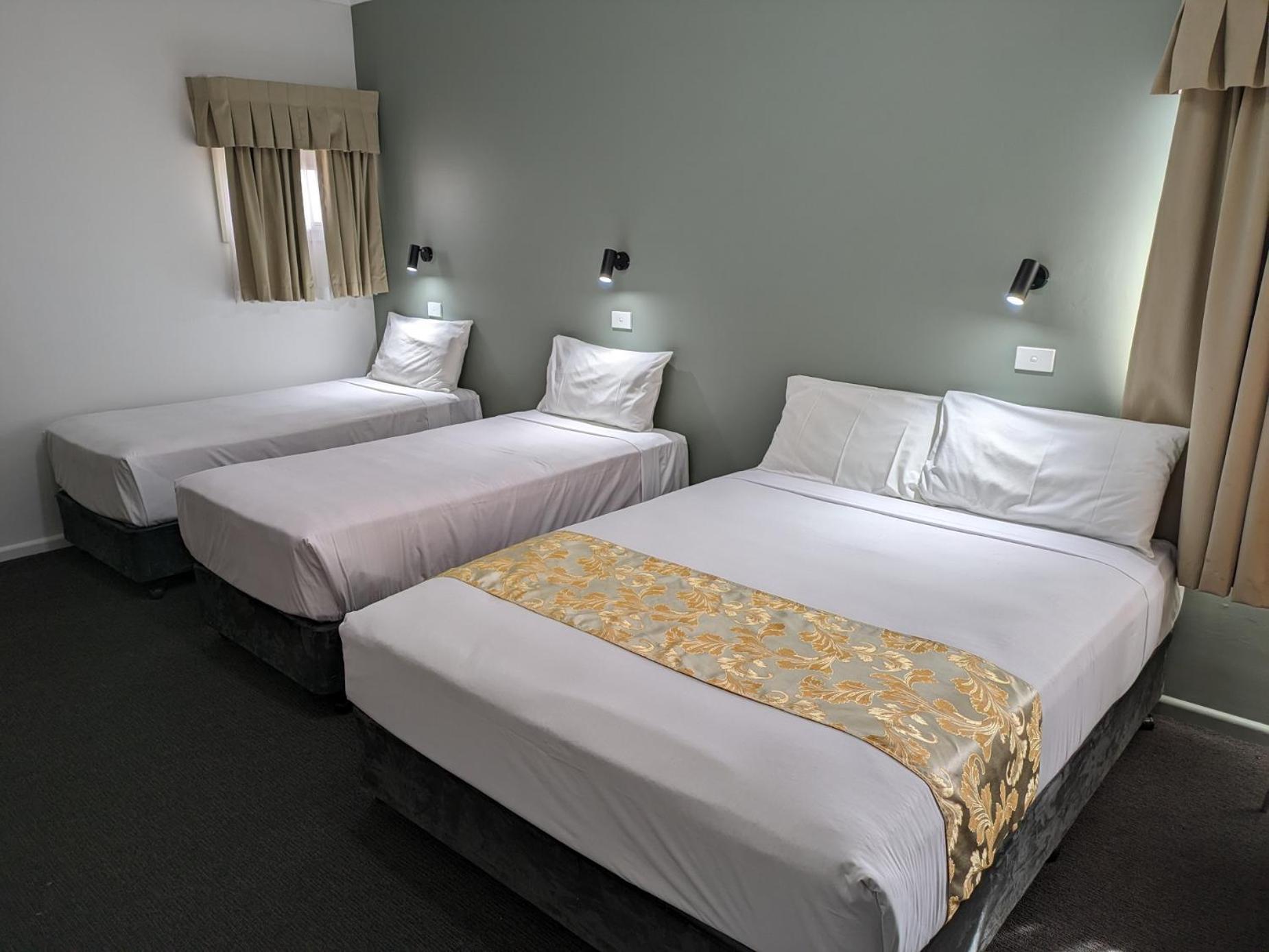 בתהרסט Country Lodge Motor Inn מראה חיצוני תמונה