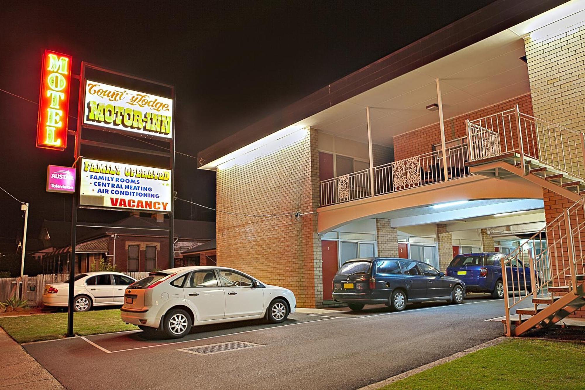 בתהרסט Country Lodge Motor Inn מראה חיצוני תמונה