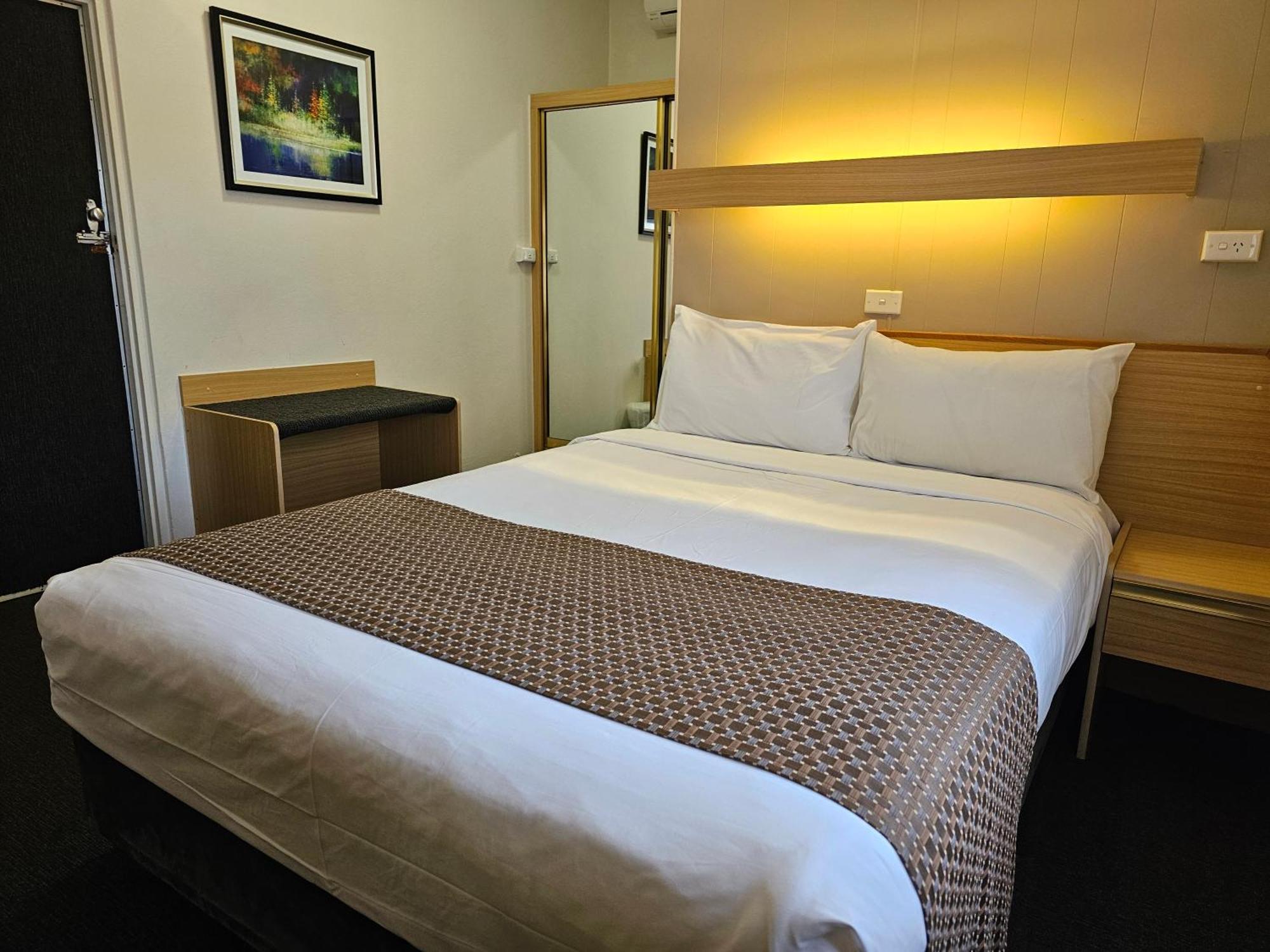 בתהרסט Country Lodge Motor Inn מראה חיצוני תמונה