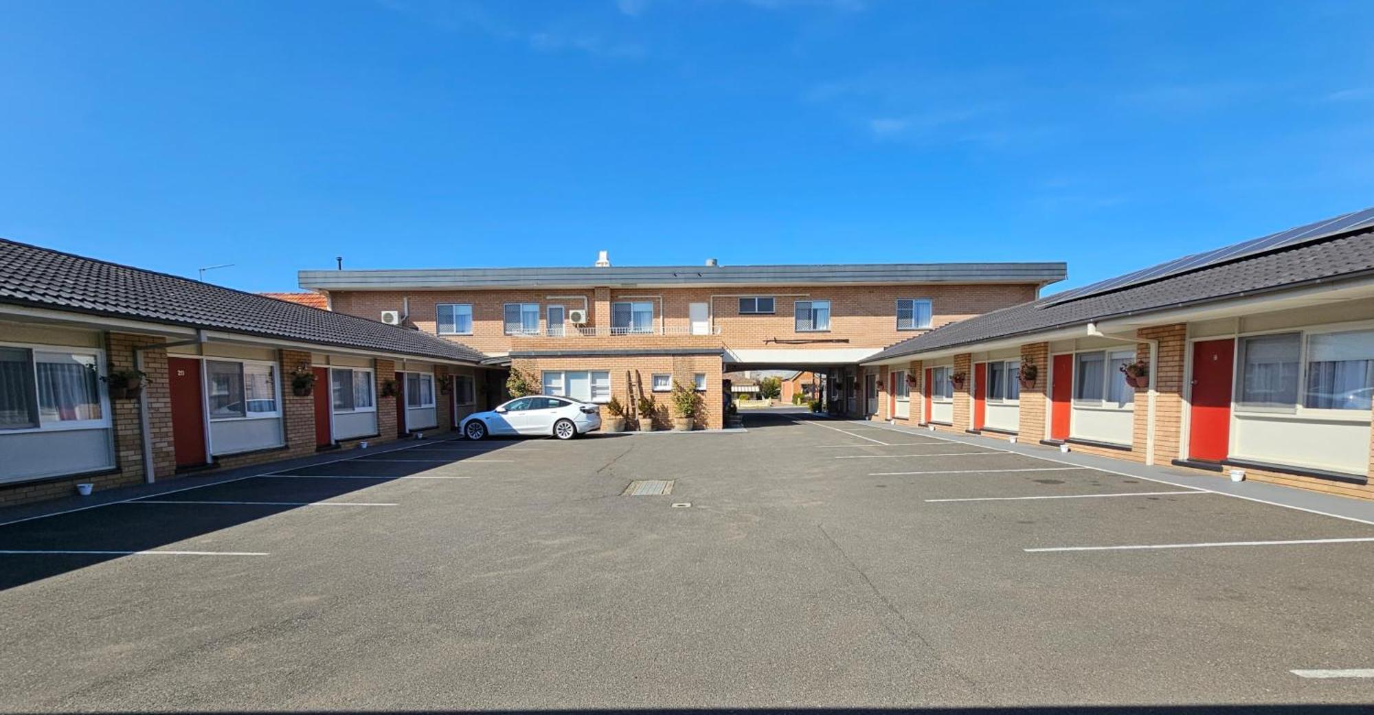 בתהרסט Country Lodge Motor Inn מראה חיצוני תמונה