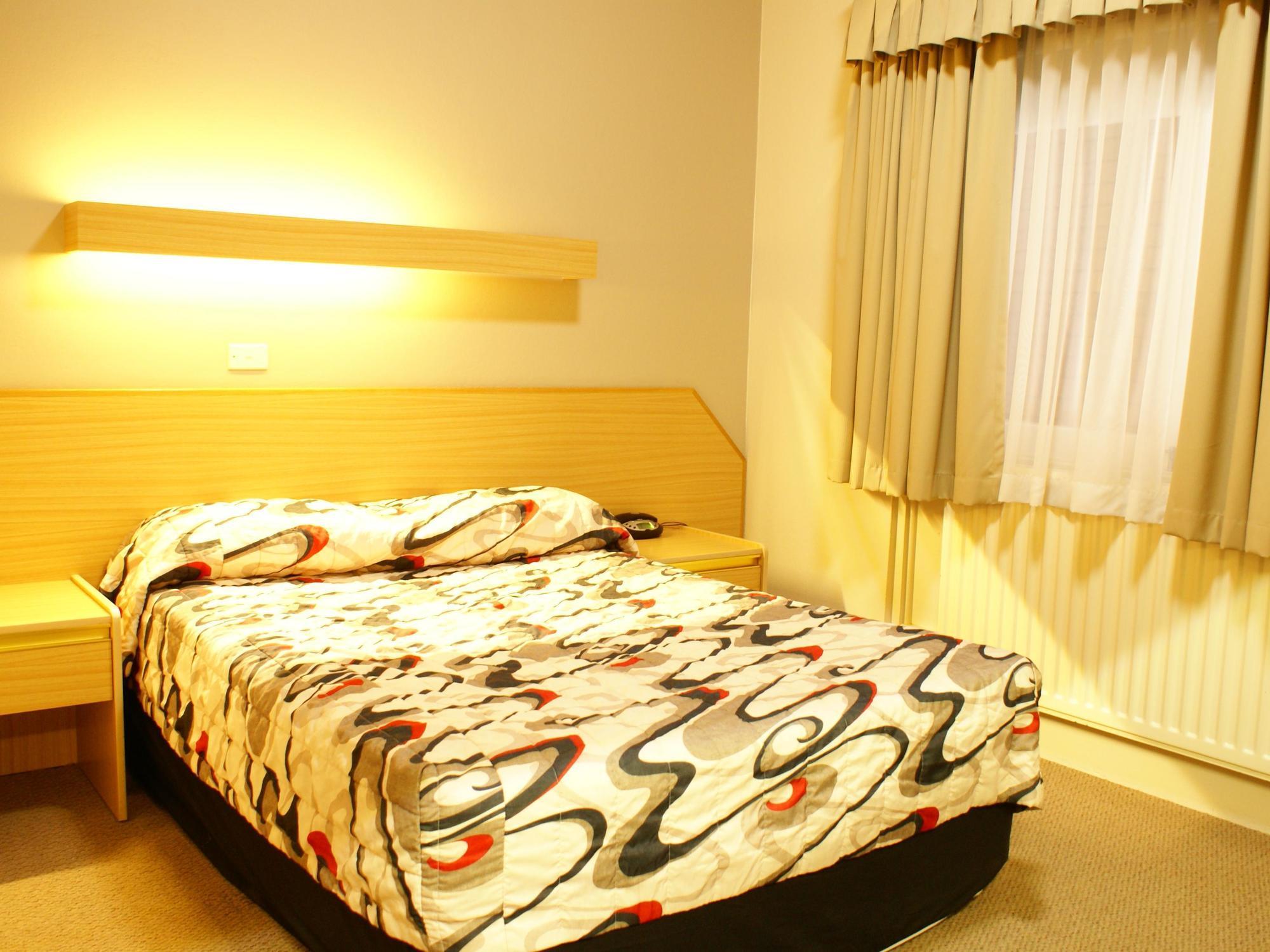 בתהרסט Country Lodge Motor Inn מראה חיצוני תמונה