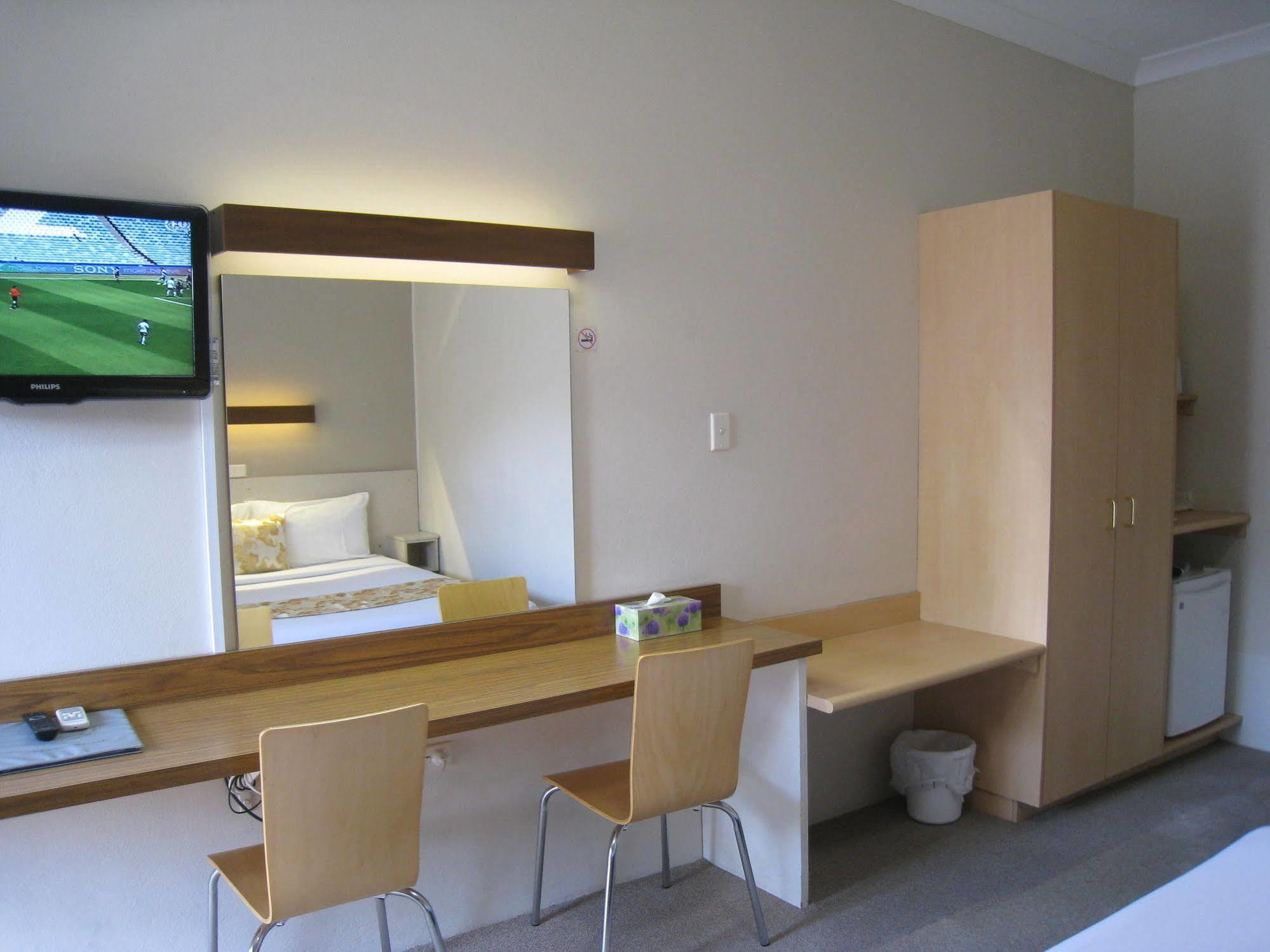 בתהרסט Country Lodge Motor Inn מראה חיצוני תמונה