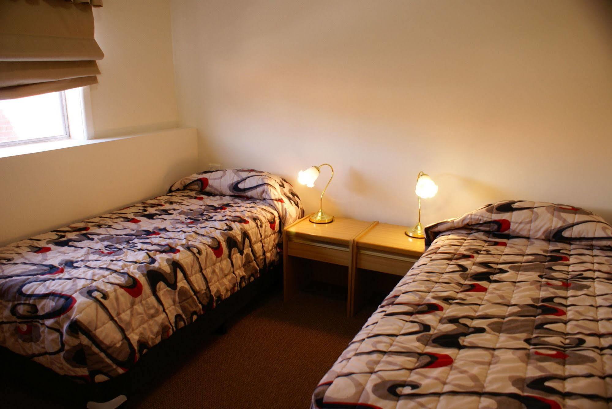 בתהרסט Country Lodge Motor Inn מראה חיצוני תמונה