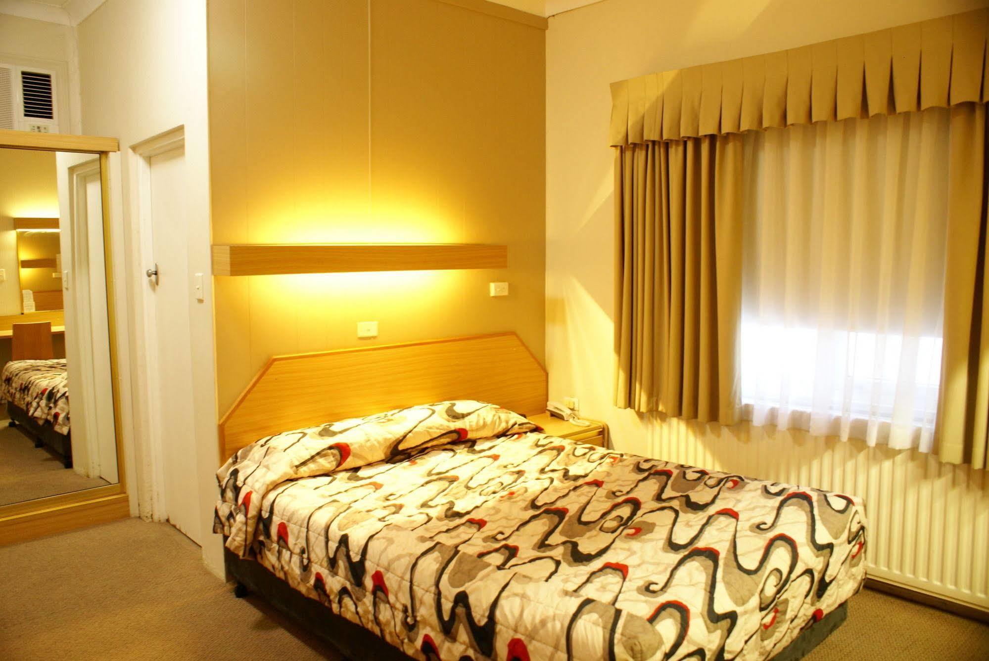בתהרסט Country Lodge Motor Inn מראה חיצוני תמונה